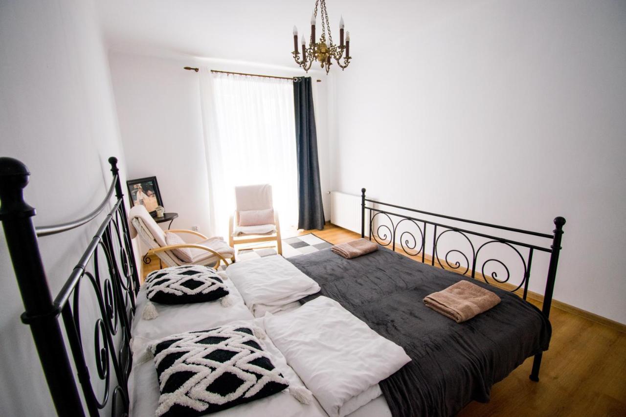 Color 24 Apartament V Leilighet Stalowa Wola Eksteriør bilde