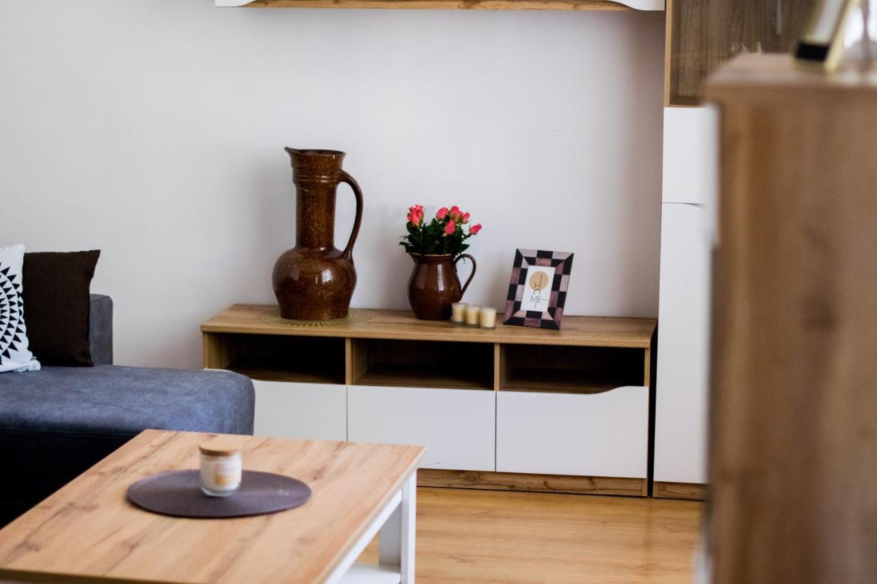 Color 24 Apartament V Leilighet Stalowa Wola Eksteriør bilde